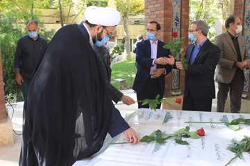 ادای احترام سرپرست و هیات رئیسه به شهدای گمنام دانشگاه